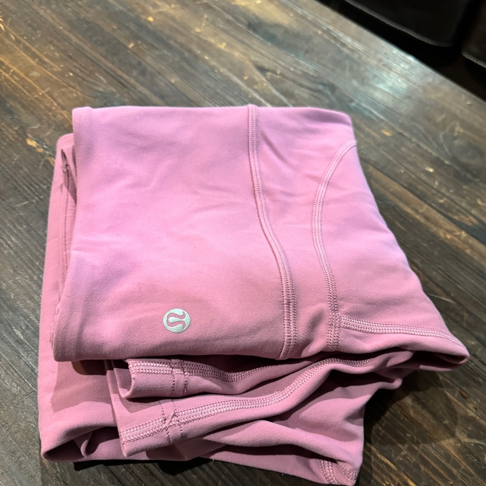 Brand new never worn lululemon crop leggings